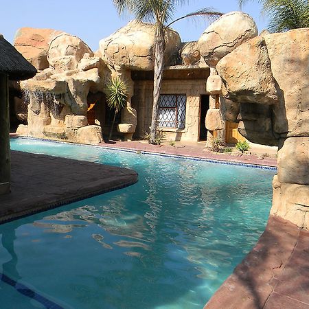 African Cave Lodge Hammanskraal Exterior photo