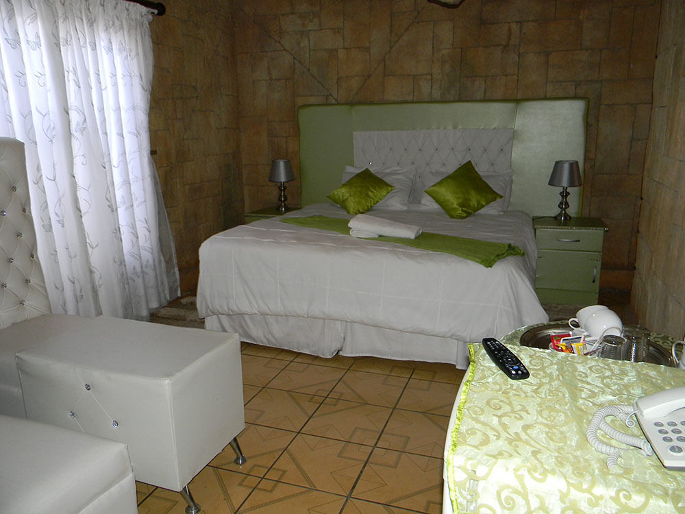 African Cave Lodge Hammanskraal Exterior photo
