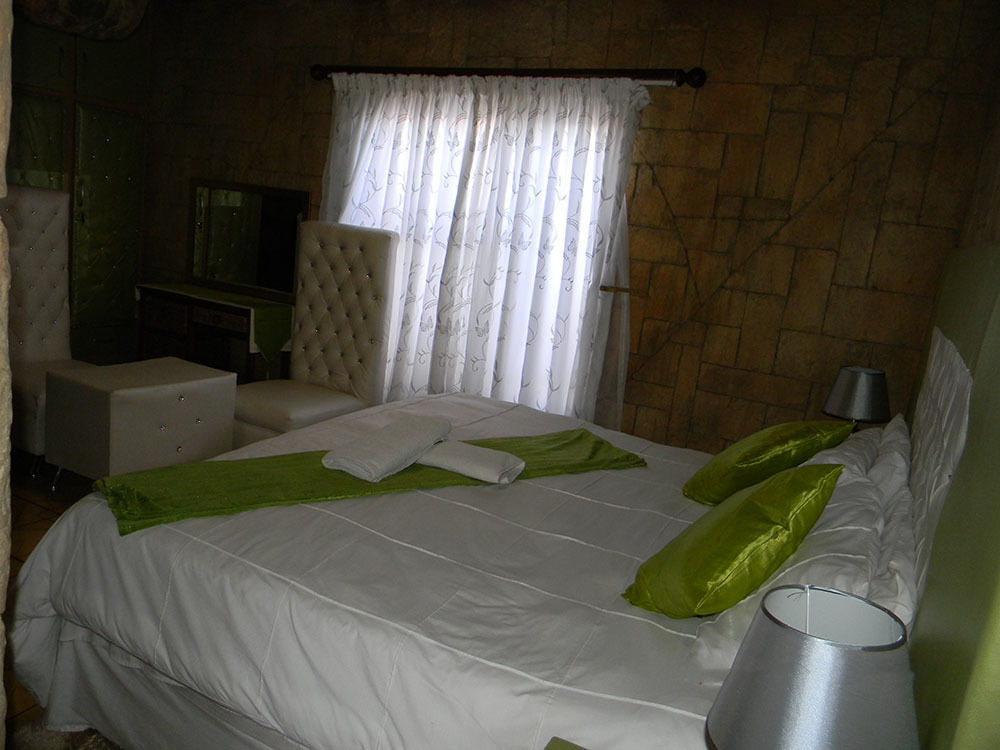 African Cave Lodge Hammanskraal Exterior photo