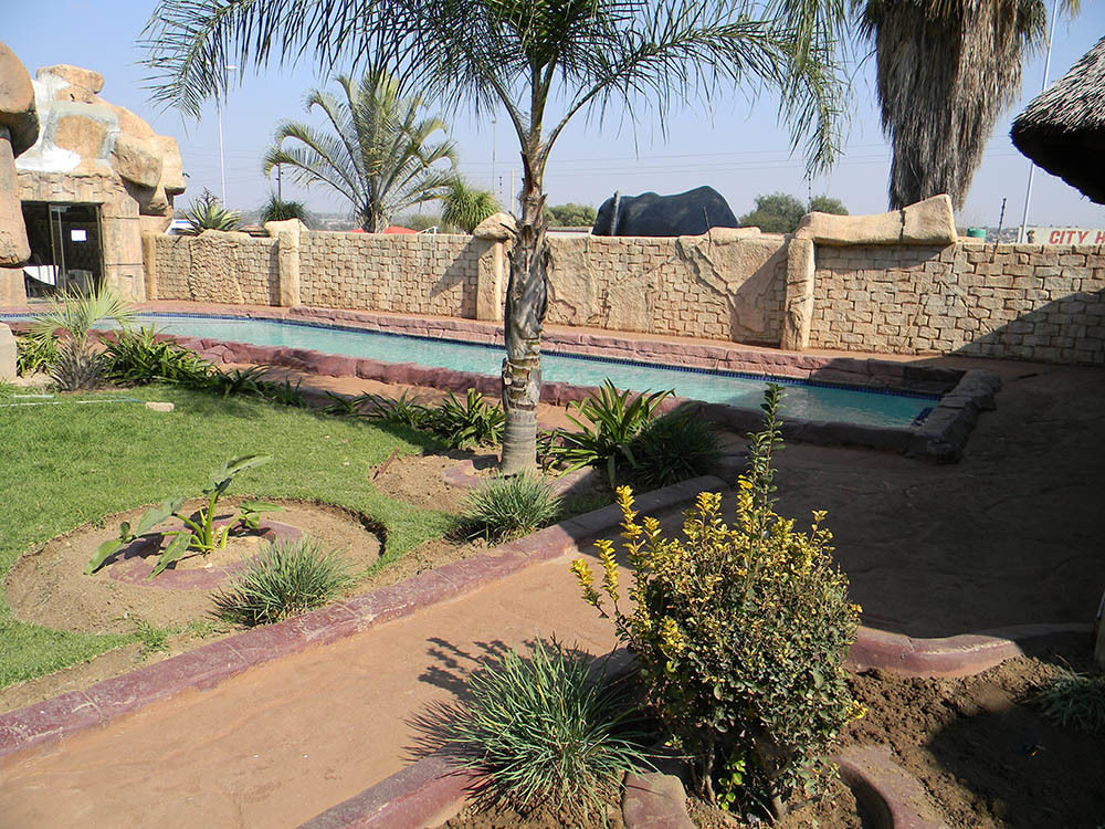 African Cave Lodge Hammanskraal Exterior photo